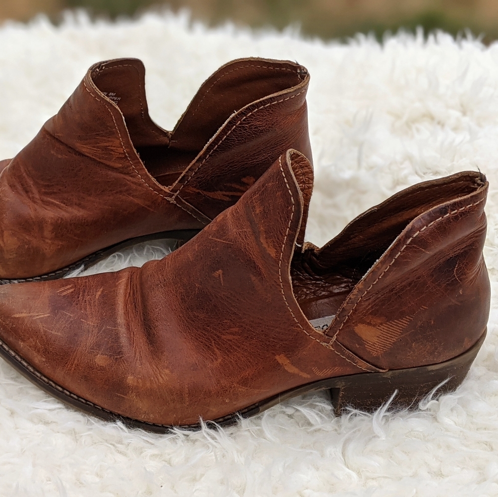 *SOLD* Steve Madden Austin Leather Booties - Picture 6 of 7